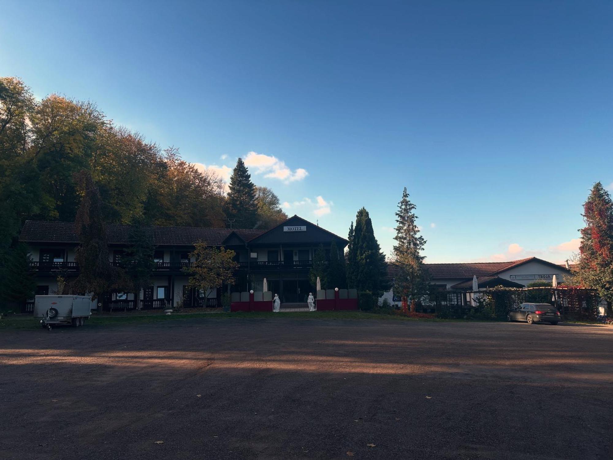 Motel Zur Festwiese Gierstädt エクステリア 写真