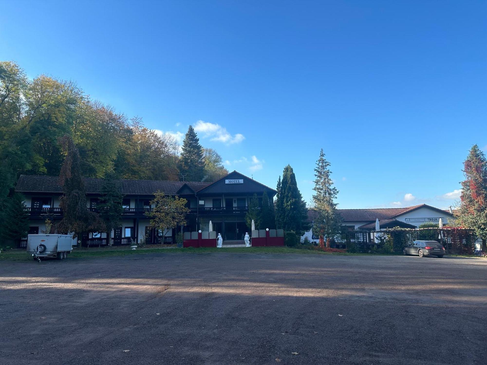 Motel Zur Festwiese Gierstädt エクステリア 写真