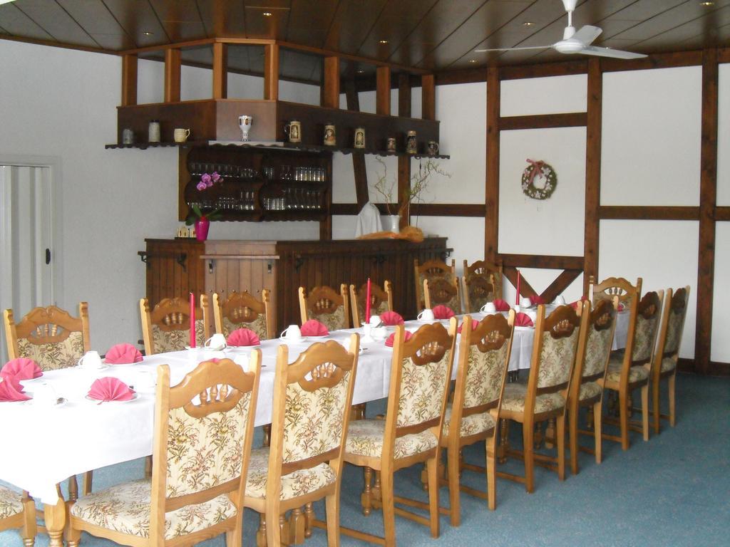 Motel Zur Festwiese Gierstädt エクステリア 写真