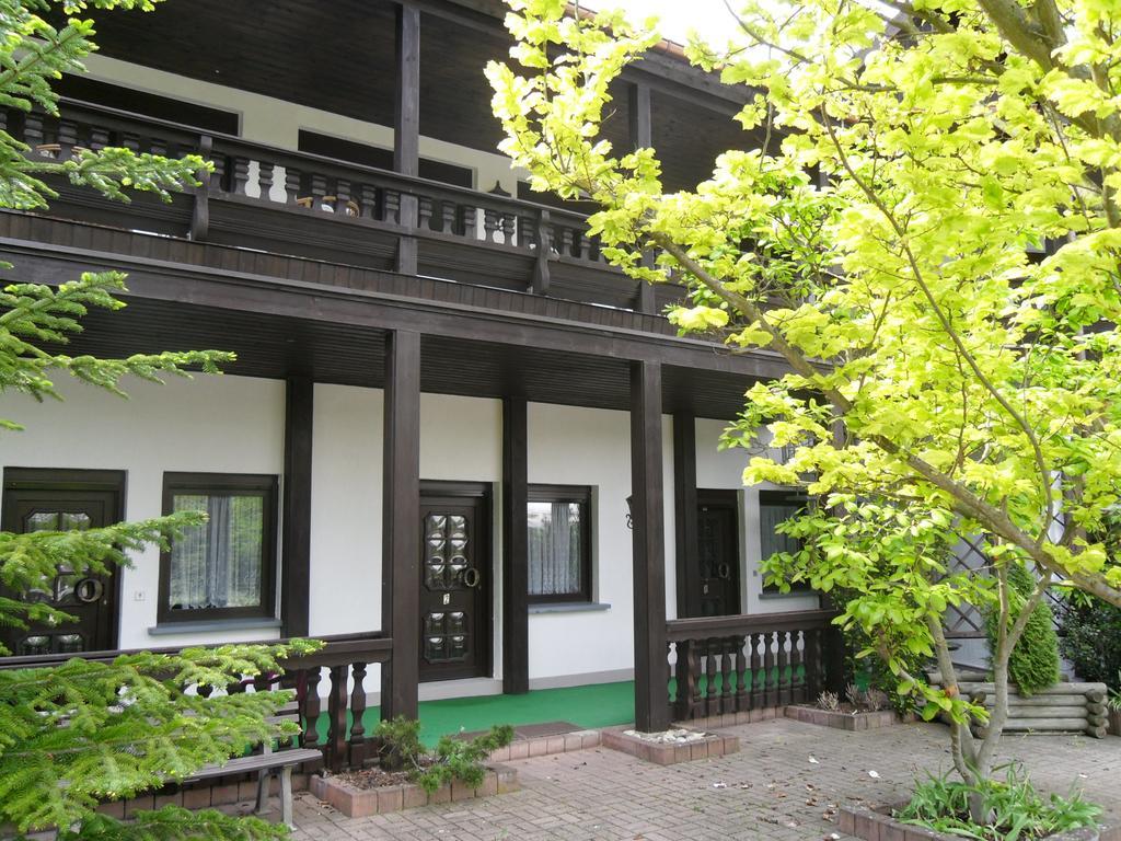 Motel Zur Festwiese Gierstädt エクステリア 写真