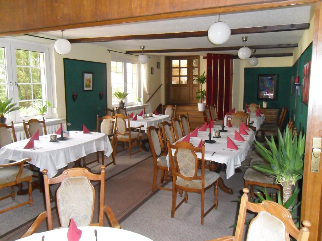 Motel Zur Festwiese Gierstädt エクステリア 写真
