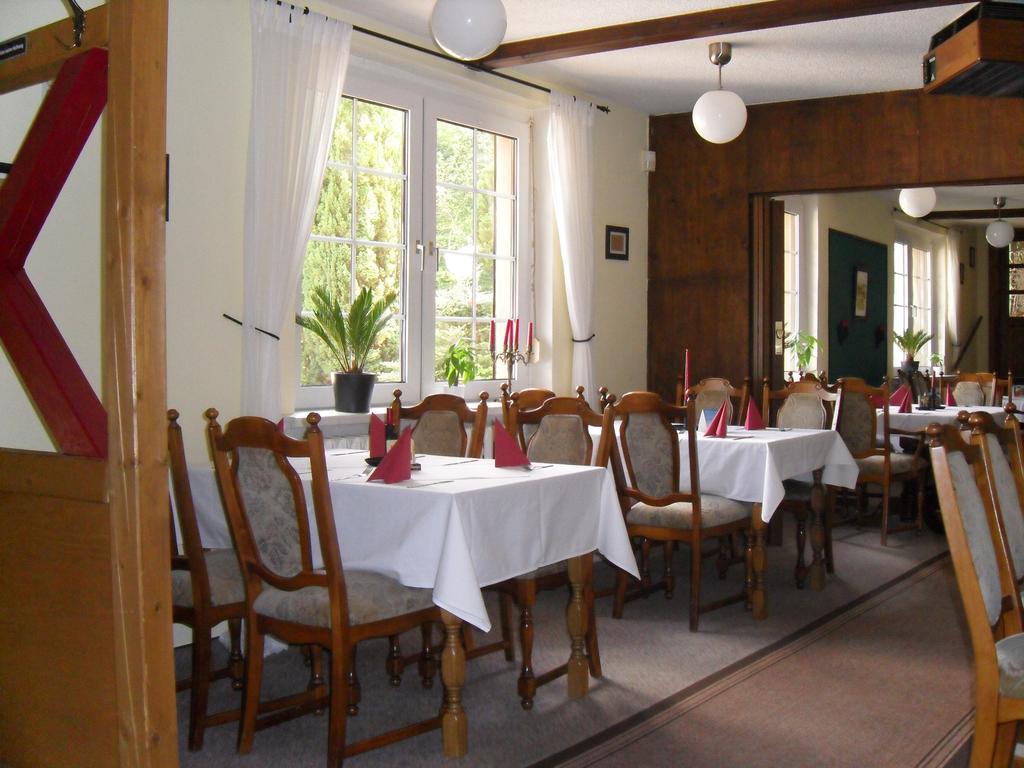 Motel Zur Festwiese Gierstädt エクステリア 写真