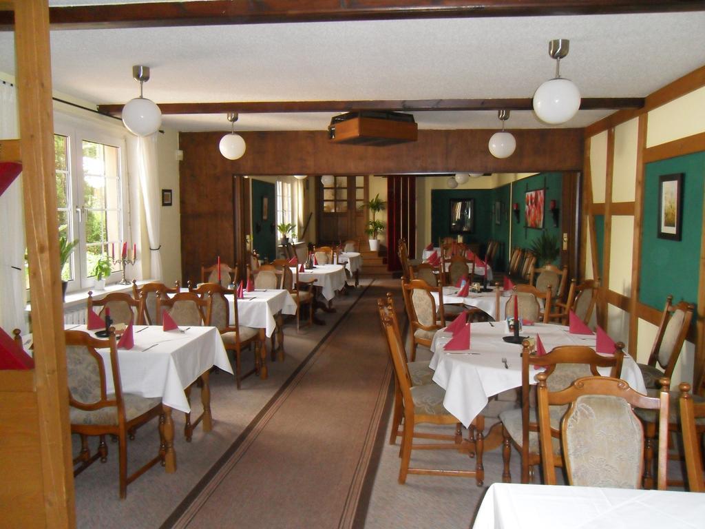 Motel Zur Festwiese Gierstädt エクステリア 写真