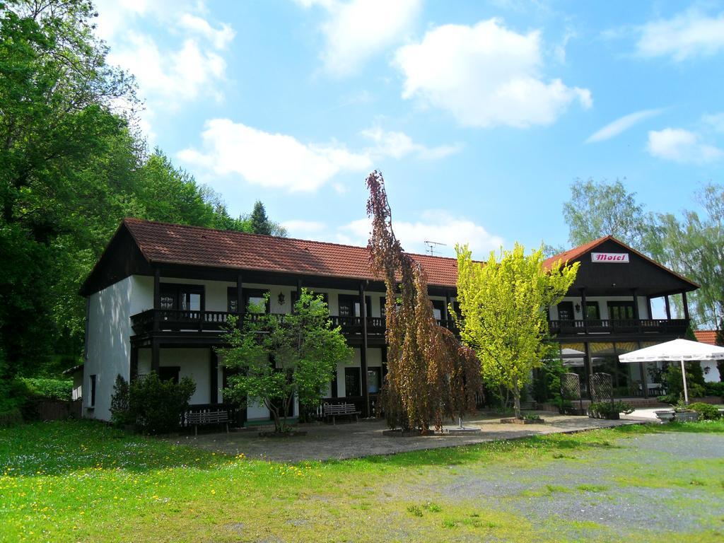 Motel Zur Festwiese Gierstädt エクステリア 写真